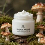 하루나 실키 머쉬룸 바디크림의 부드러운 제형과 수분 캡슐이 보이는 사진