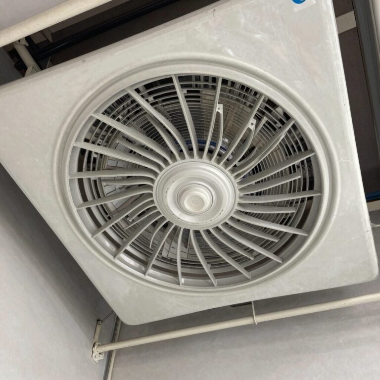 전문 에어컨 청소 전후 내부 상태 비교 사진