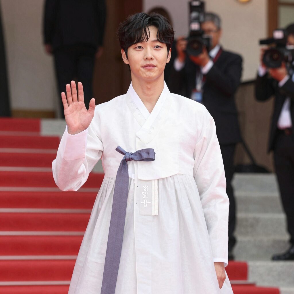 2026 백상예술대상 레드카펫에서 신현빈을 부축하며 순발력을 발휘하는 유재필의 모습