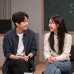 배성재 김다영 나이차 13세 차이 궁금증 해소 배성재와 김다영이 방송 스튜디오에서 함께 웃으며 대화하고 있는 모습