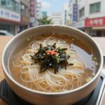 시원한 여름 음식 초계국수 도토리묵사발 오이냉국 완성 접시