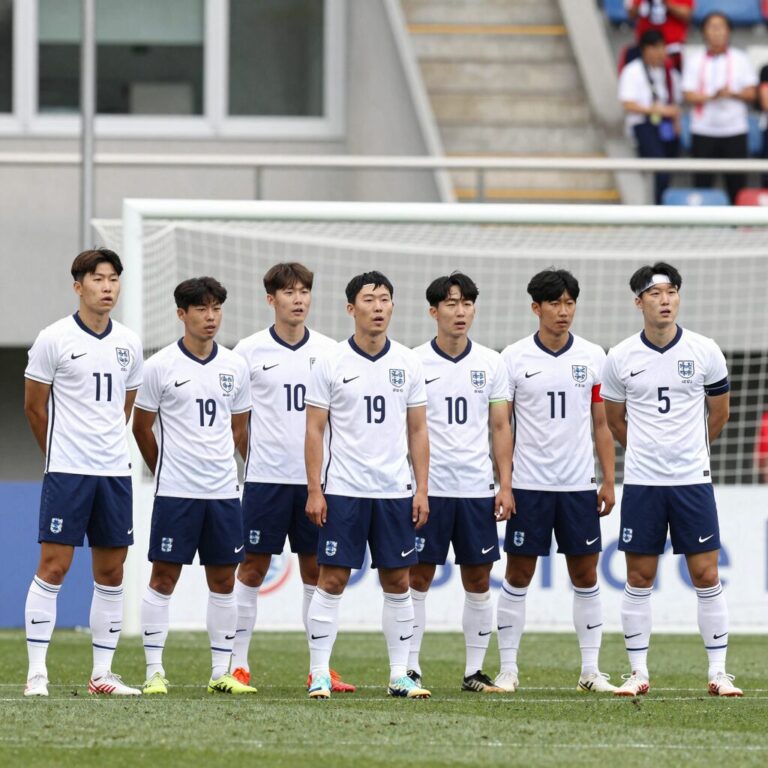 잉글랜드 해리 케인이 콩고민주공화국과의 32강 경기에서 결승골을 넣고 있는 모습
