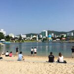 강릉 워터파크 여름 피서 완벽 꿀팁 강릉 워터파크 야외 파풀 전경과 즐기는 사람들 모습