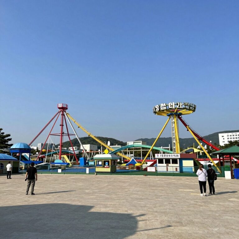 가평 워터파크 펜션 더파크쎄시봉에서 바라본 강과 놀이기구 전경