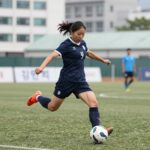 김환희 골때녀 축구 경기 중 드리블하는 모습