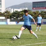 라민 야말 2026 월드컵 핵심 선수 분석 라민 야말이 2026 북중미 월드컵에서 드리블 돌파를 시도하는 모습