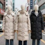 역시즌 롱패딩 알뜰 구매 전략 여름 매장에서 진열된 역시즌 롱패딩 모습