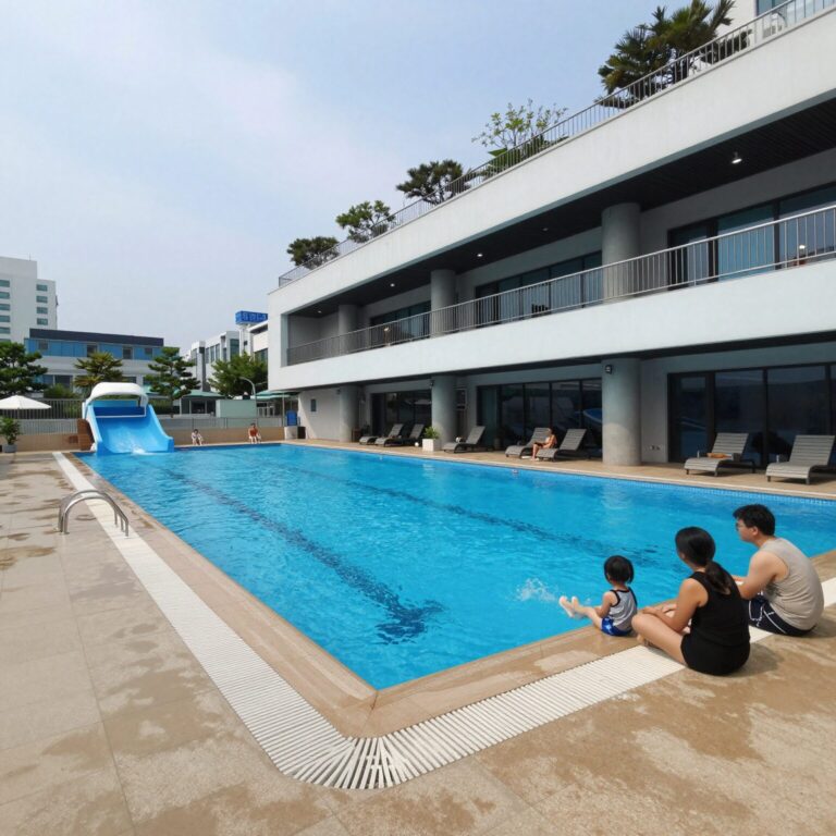 강촌 세이셀펜션 2층 워터슬라이드와 수영장 전경